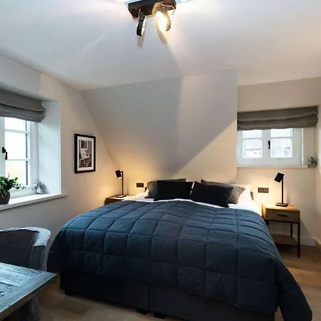 1-bedroom *